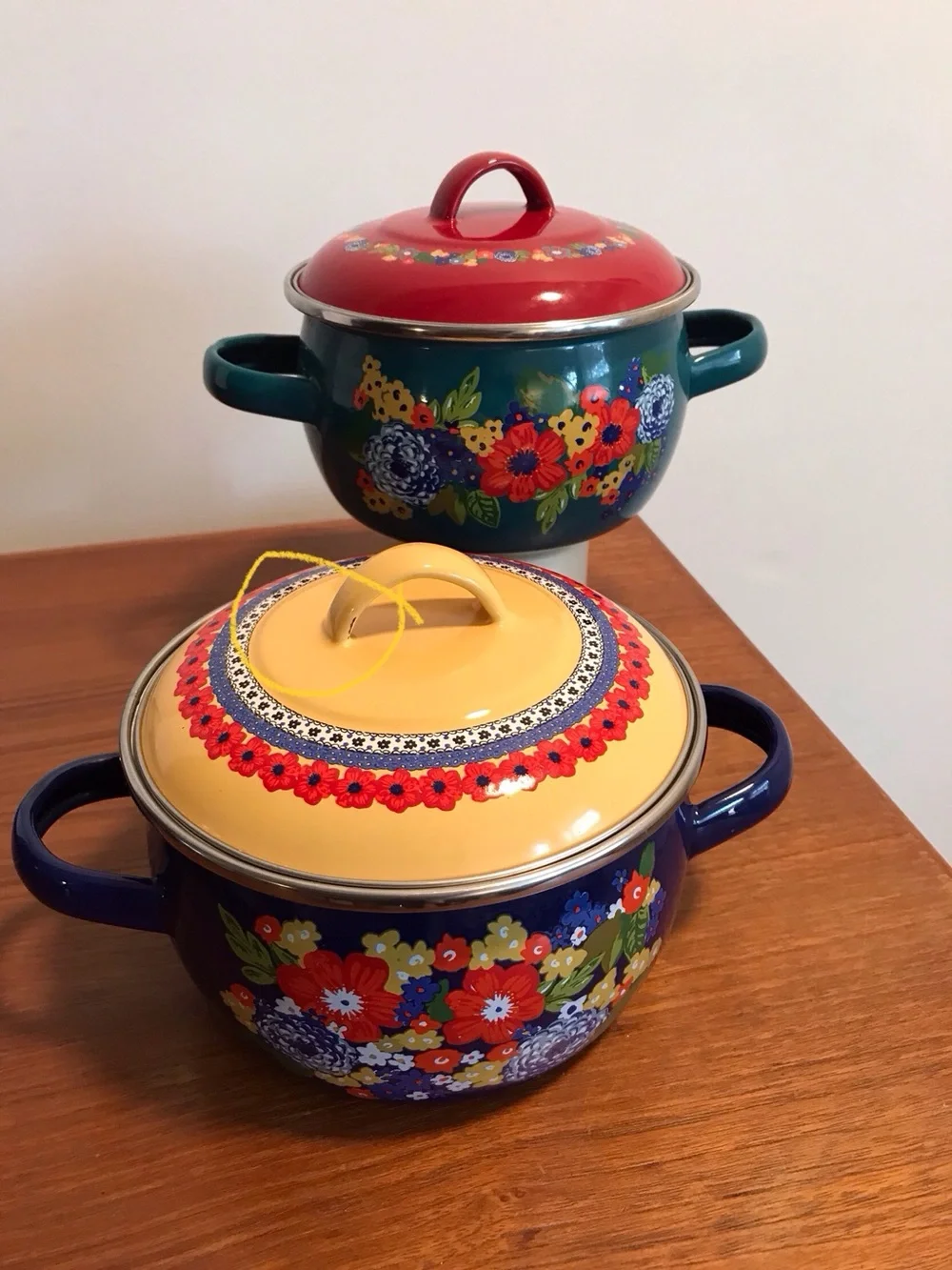 Pioneer Woman 1 Qt Mini Dutch Oven  Dazzling Dahlias Floral EUC lot of 2 w Lids